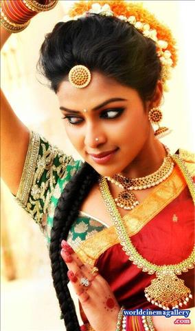 Actress Homely Look in Saree