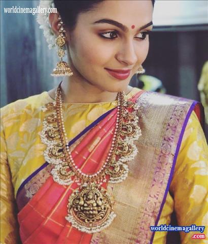 Andrea Jeremiah Saree Stills from Vadachennai movie