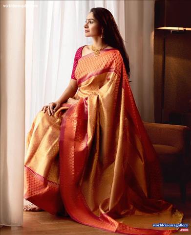 Andrea Jeremiah Saree Stills from Vadachennai movie