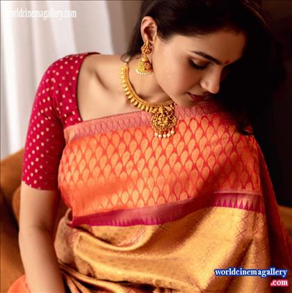Andrea Jeremiah Saree Stills from Vadachennai movie