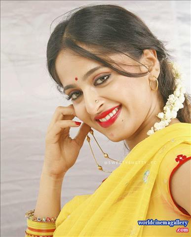 Anushka shetty Stills At Master Piece Vedam Movie