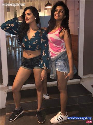 Eesha Rebba Hot