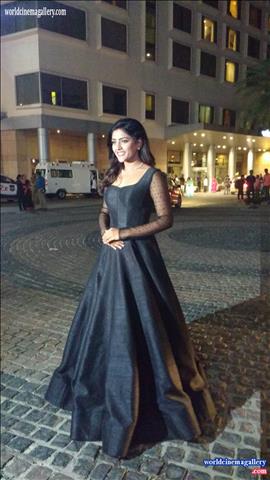 Eesha Rebba Stills At Jio Filmfare Awards 2018