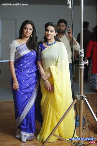 Manjusha Anchor Stills At Mahanati Event