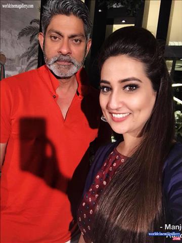 Manjusha Anchor Stills At Mahanati Event