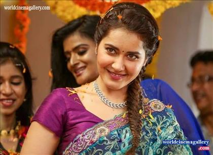 Nayanthara Stills At Imaikkaa Nodigal Movie