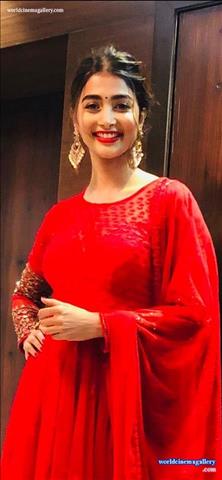 Pooja Hegde Latest Stills