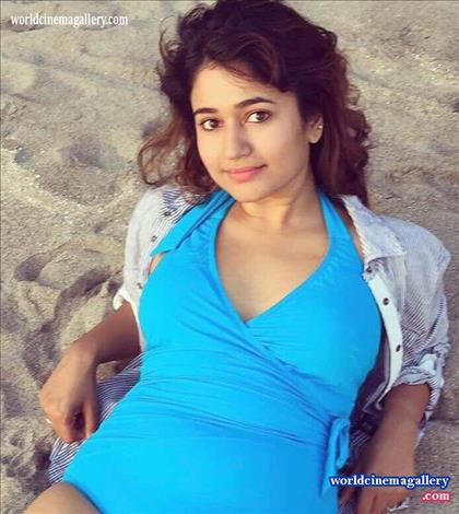 Poonam Bajwa Cute Stills - World Cinema Gallery