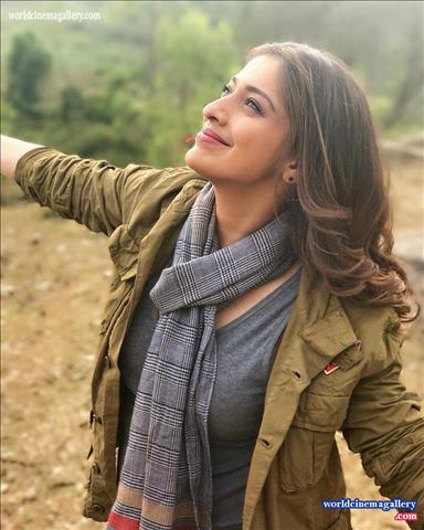 Raai Lakshmi Stills At Oru Kuttanadan Blog