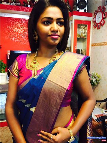 Shalu Shamu Saree Stills