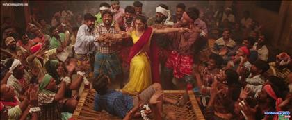 Yashika Aannand Stills At Sakalakala Valli Song from Kazhugu 2 movie 