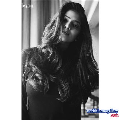 Malavika Mohanan Hot Stills