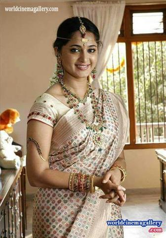 Actress in Saree 