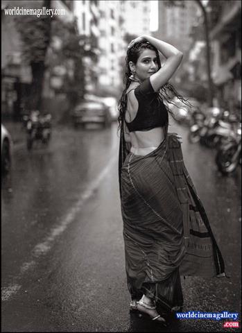 Fatima Sana Shaikh Hot Saree Stills