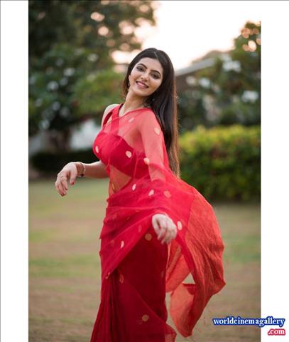 Athulya Ravi