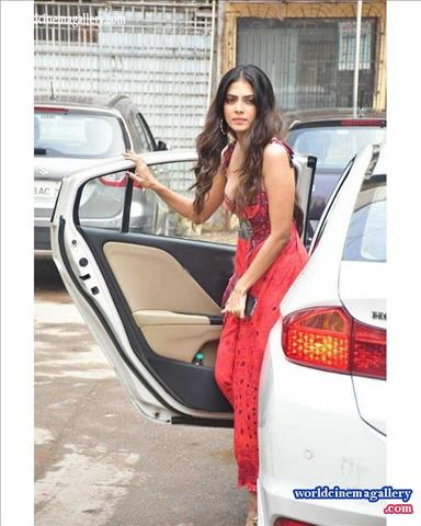 Malavika Mohanan Master Actress stills 