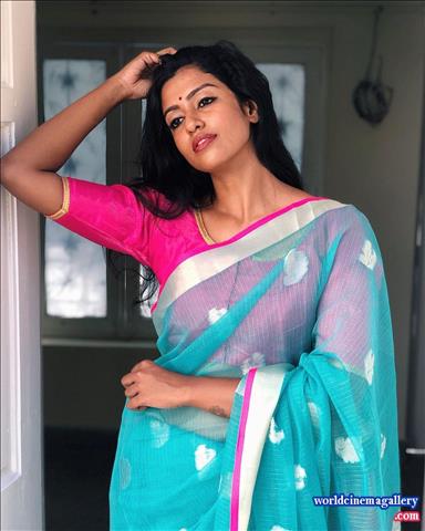 Roshni haripriyan bharathi kannamma Serial Actress