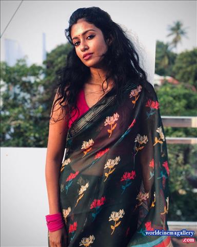 Roshni haripriyan bharathi kannamma Serial Actress