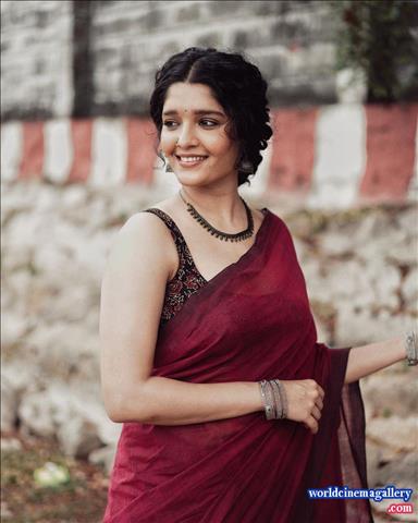 Ritika Singh Latest Saree Stills