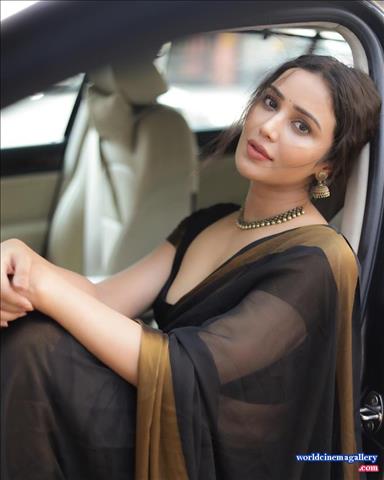 Anaira Gupta Hot stills