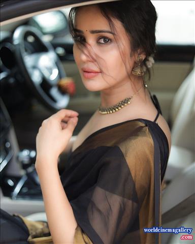 Anaira Gupta Hot stills