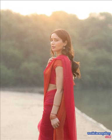 Anaira Gupta Red Hot Saree Stills