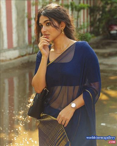 Kayadu Lohar blue saree stills
