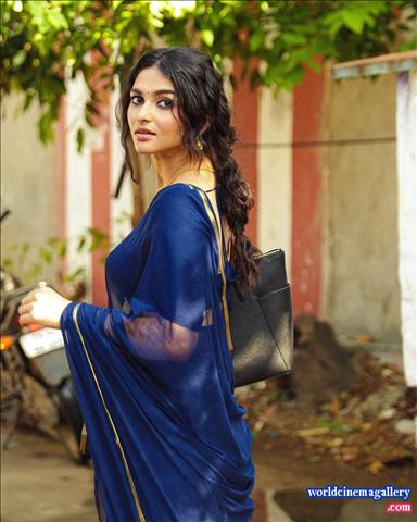 Kayadu Lohar blue saree stills