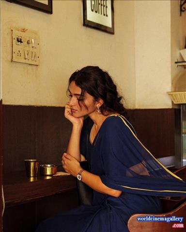 Kayadu Lohar blue saree stills