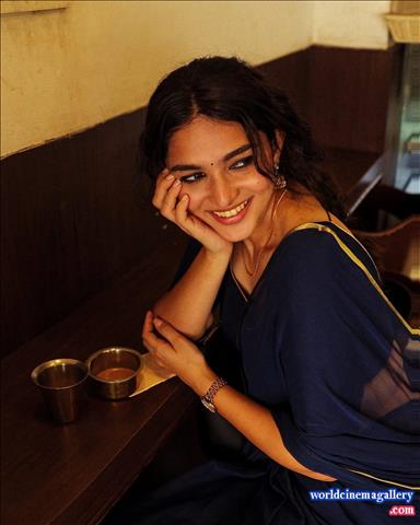 Kayadu Lohar blue saree stills