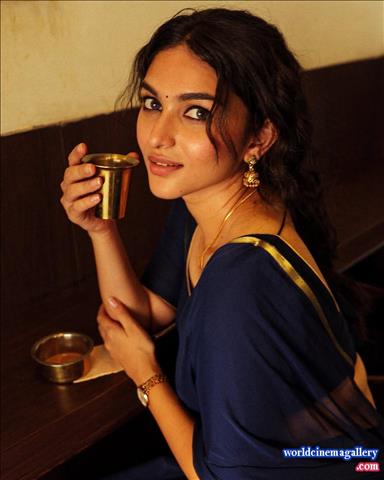 Kayadu Lohar blue saree stills