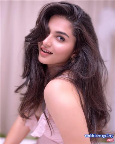 Kayadu Lohar Dragon acress saree stills