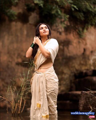 Kayadu Lohar Dragon acress saree stills