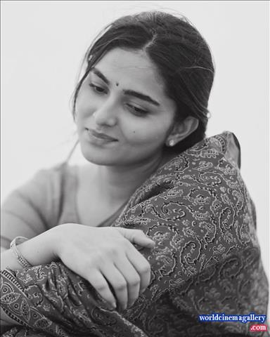 Kayadu Lohar Dragon acress saree stills