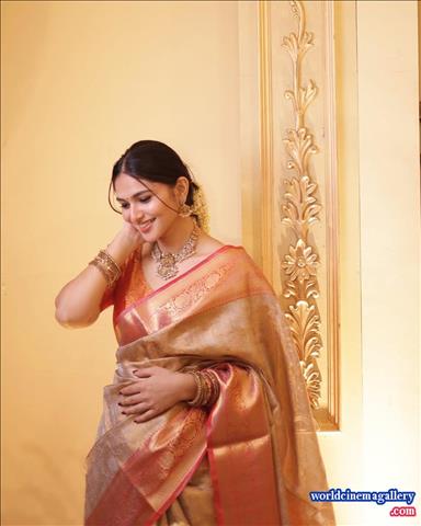 Kayadu Lohar Dragon acress saree stills