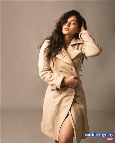 Kayadu Lohar Dragon acress stills