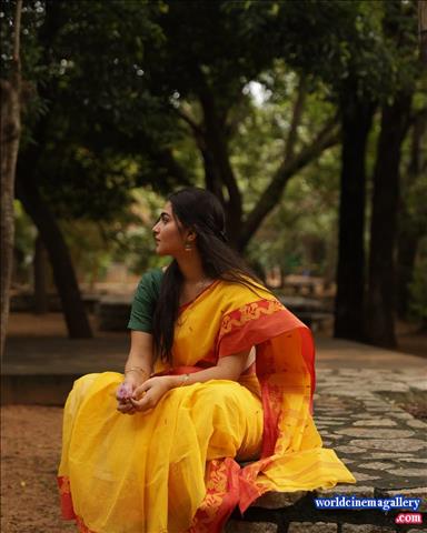 Kayadu Lohar Dragon actress stills