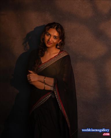 Kayadu Lohar Dragon actress stills