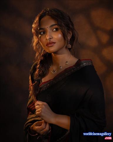 Kayadu Lohar Dragon actress stills