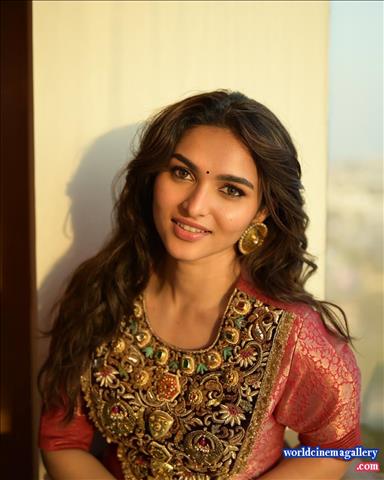 Kayadu Lohar Dragon actress stills