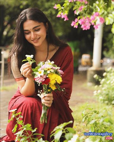 Kayadu Lohar Dragon actress stills