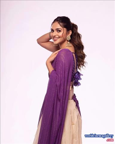 Kayadu Lohar Saree stills