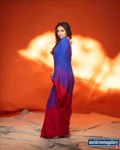 Kayadu Lohar latest photoshoot from Pallichatambi movie - World Cinema Gallery