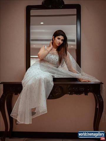 Pragya Nagra latest Photoshoot in white Saree - World Cinema Gallery