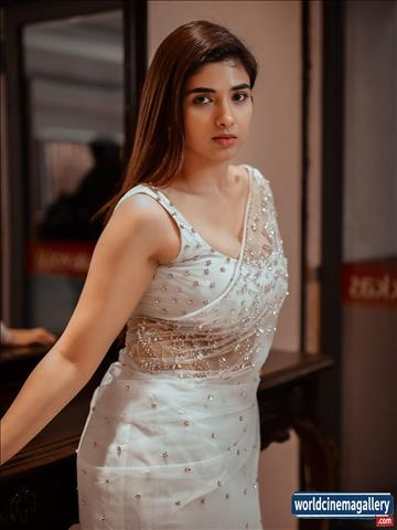 Pragya Nagra latest Photoshoot in white Saree - World Cinema Gallery