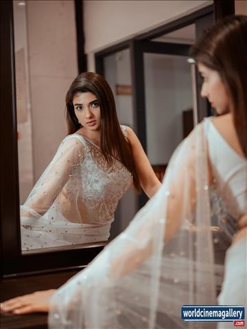 Pragya Nagra latest Photoshoot in white Saree - World Cinema Gallery