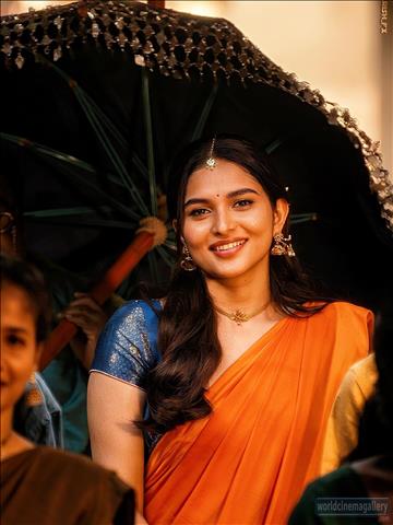 Kayadu Lohar in Pavazha Malli song Stills - World Cinema Gallery