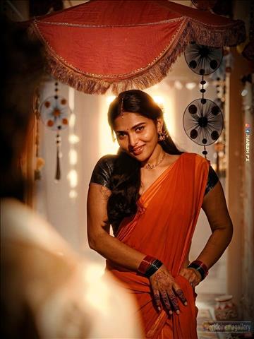 Kayadu Lohar in Pavazha Malli song Stills - World Cinema Gallery