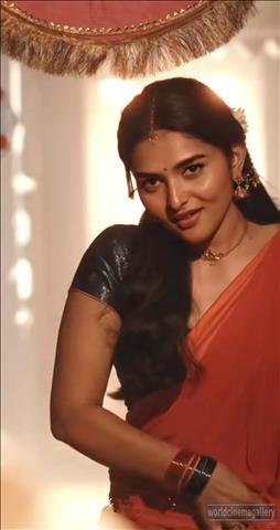 Kayadu Lohar in Pavazha Malli song Stills - World Cinema Gallery