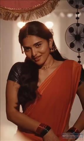 Kayadu Lohar in Pavazha Malli song Stills - World Cinema Gallery